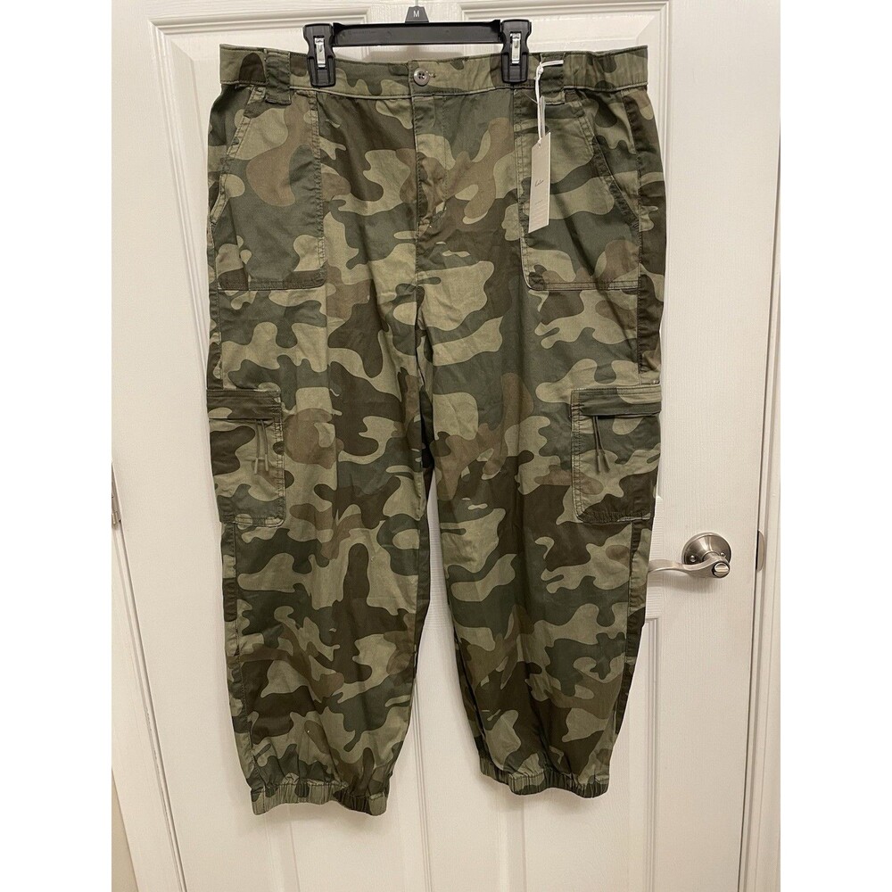 KanCan Women's 14 High Rise Laser Cut Skinny Jogger Dark Green Camo NWT